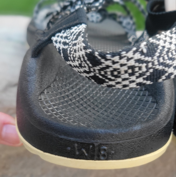 Women's Chaco Hiking Sandles size 8 - Picture 4 of 4